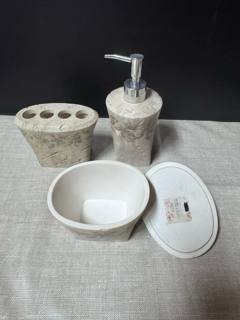 Croscill Ivy 3 pc Bath Accessory Set